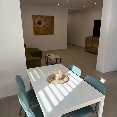 Bb Apartment *